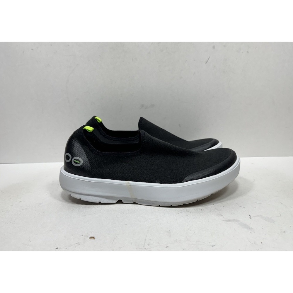 OOFOS Womens Size 8.5 Oomg eeZee Low Shoes Black White Recovery Slip On Sneakers